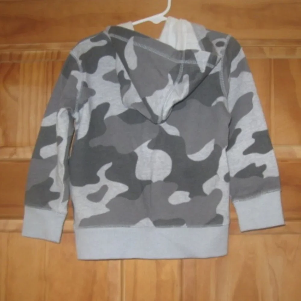 5/$30 Boys Jumping Beans Collectible Fleece Camo Zip Up Hooded Sweatshirt